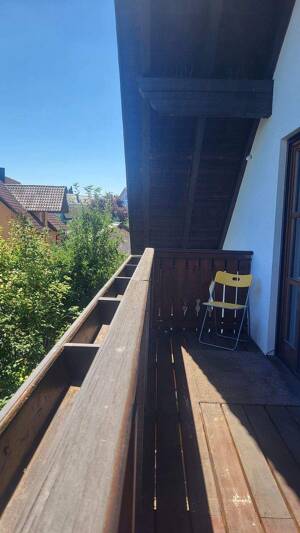 Helle Dachgeschosswohnung mit Balkon, ausgebautem Dachraum und Gartenmitbenutzung – 84085 Langquaid – Vorschaubild 6