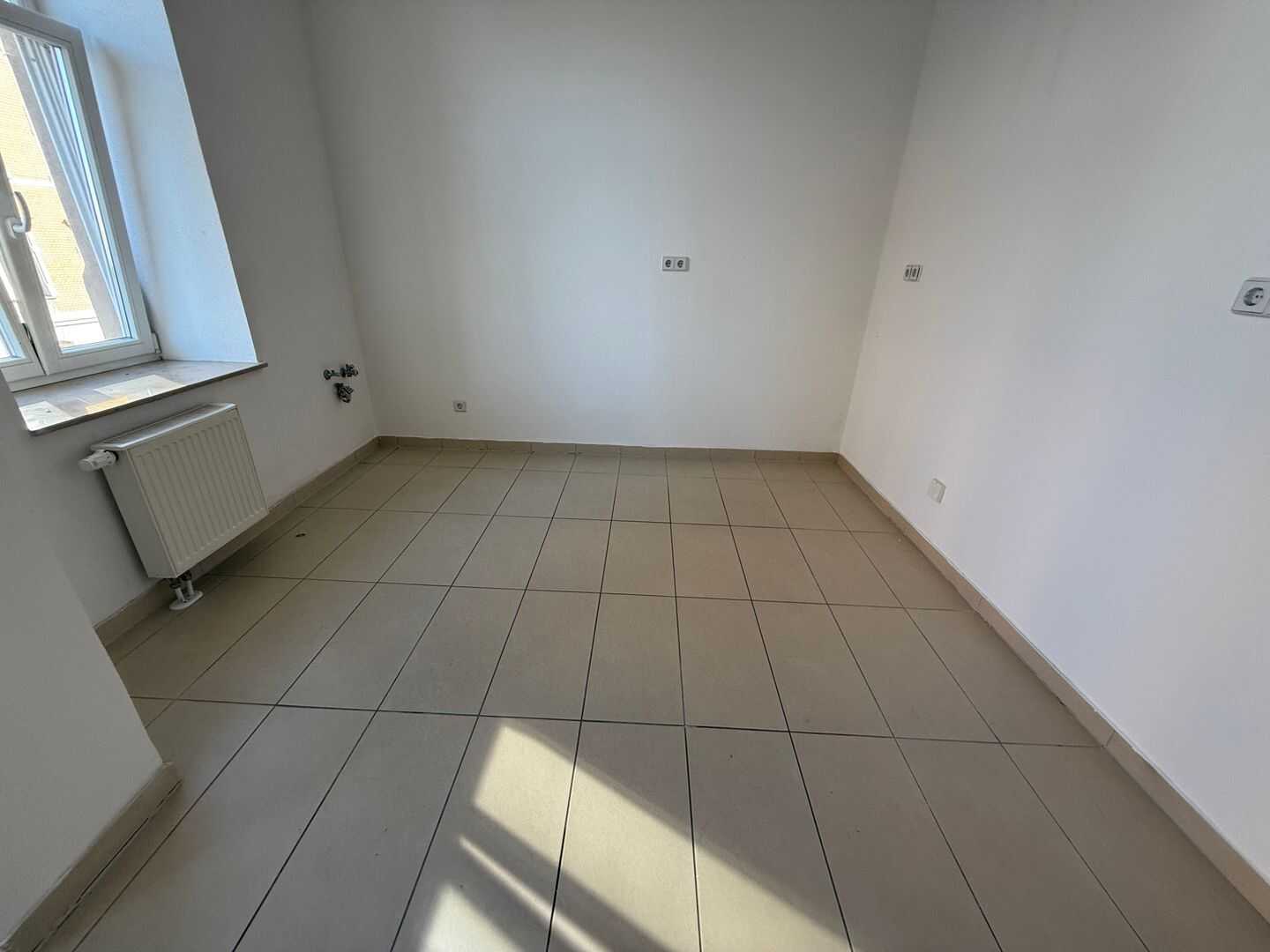 3. OG - Tageslichtbad - Eckbadewanne ! City-NAH !!! – Chemnitz – Vorschaubild 9