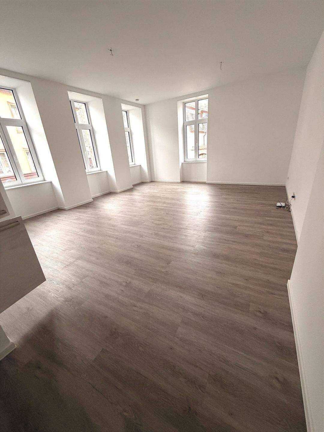 Frei ab sofort / 1. Obergeschoss / 2-Zimmer-Wohnung mit Einbauküche / Aufzug / Fußbodenheizung / ohne Balkon – Trier – Vorschaubild 6