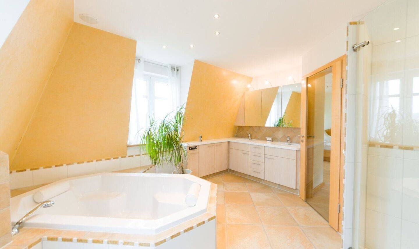 Luxus Anwesen- Mehrgenerationshaus-3 Einheiten – Wassertrüdingen – Vorschaubild 8