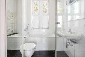 Mit Südbalkon am Paul-Lincke-Ufer: Drei-Zimmer-Altbauwohnung mit Uferblick – 10999 Berlin – Vorschaubild 7