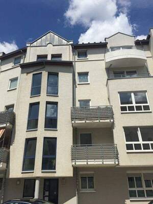Gemütliche 2-Raum Wohnung in Stadtfeld mit Einbauküche.