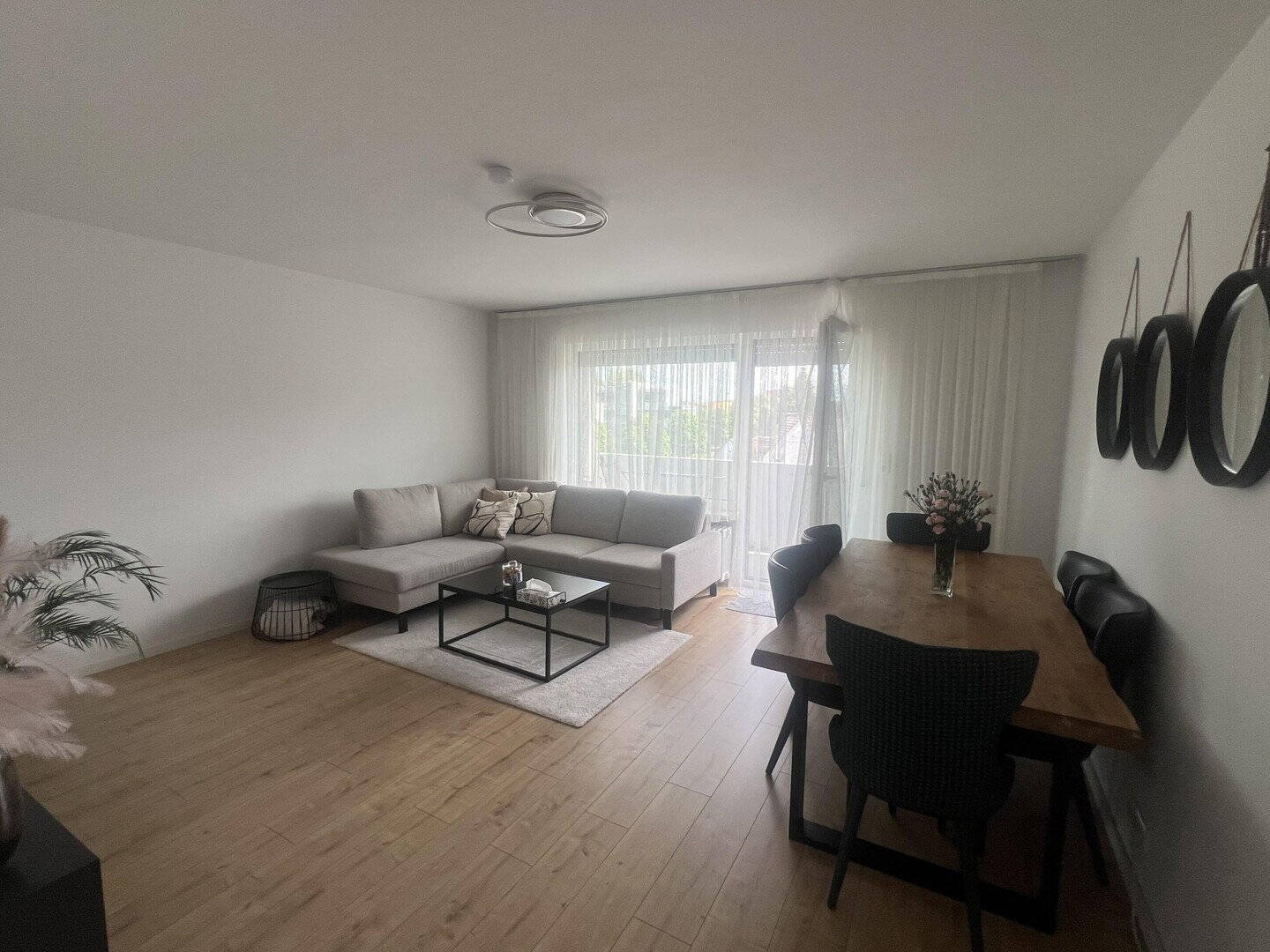 3-Zimmer-Wohnung mit Balkon, KFZ-Stellplatz und Einbauküche in Augsburg-Oberhausen/Bärenwirt – Augsburg – Vorschaubild 2