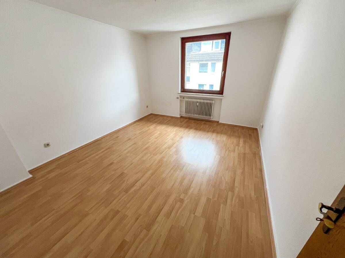 Geestemünde / 3 Zimmer / 2 Balkone / Bad mit Fenster / 2OG – Bremerhaven – Vorschaubild 2