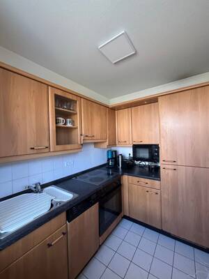 Vollmöblierte 2-Zimmer-Wohnung mit 2 Balkonen und TG-Stellplatz in Fürth-West – 90766 Fürth – Vorschaubild 9