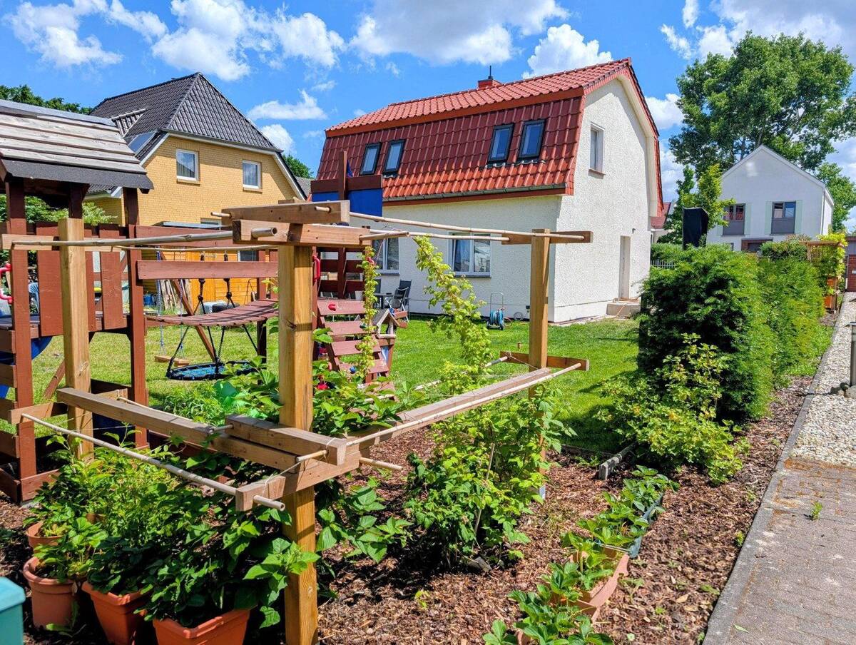 Möbliertes Haus fußläufig zum Tierpark – 10318 Berlin – Bild 1 von 9