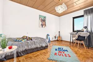 FREIRAUM - Großzügige 4-Zimmer-Wohnung mit zwei Balkonen und zwei Einzelgaragen in Stuttgart-Hofen – 70378 Stuttgart – Vorschaubild 6