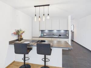 Moderne 2-Zimmer-Erstbezug mit großzügigem Südbalkon in attraktiver Lage von Fürth – 90763 Fürth – Vorschaubild 3