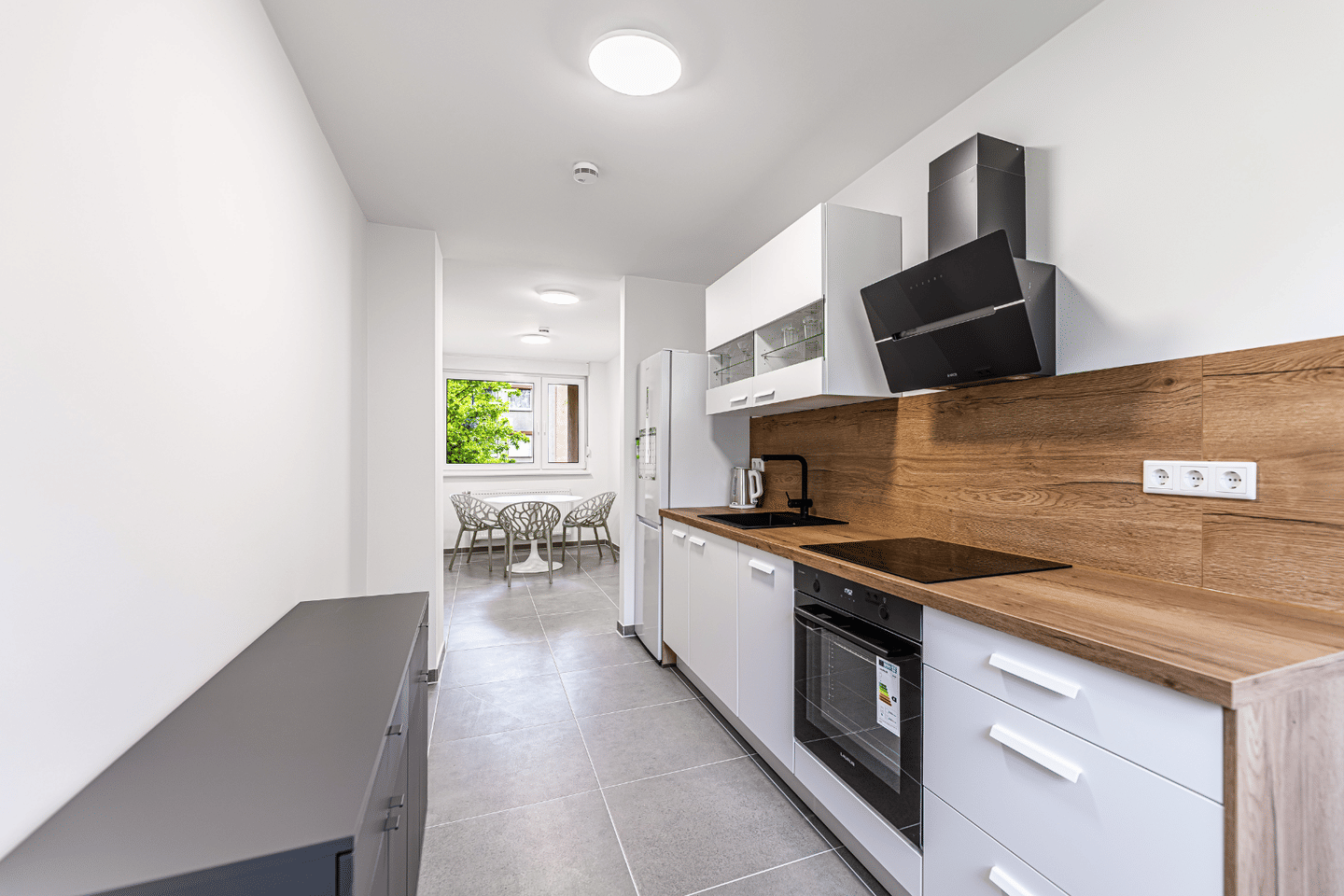 Möbliertes WG Zimmer in modernisierter Wohnung in Nürnberg – Nürnberg – Vorschaubild 4