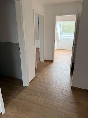 Exklusive 3,5-Zimmer-Dachgeschosswohnung mit großer Dachterrasse in Dresden-Klotzsche – 1109 Dresden – Vorschaubild 4