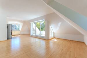 Eingebettet im Grünen - stilvolle 3-Zimmer-Dachgeschosswohnung mit Südterrasse – 81827 München – Vorschaubild 5