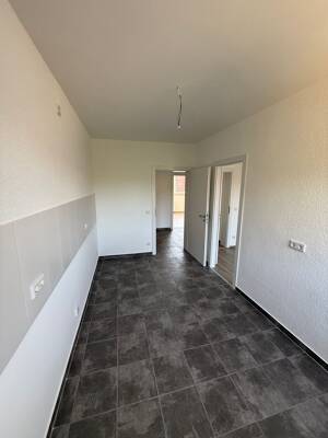 Kernsanierte 2,5-Zimmer-Single-Wohnung mit Balkon (1. OG), in Oberhausen Sterkrade – 46145 Oberhausen – Vorschaubild 7