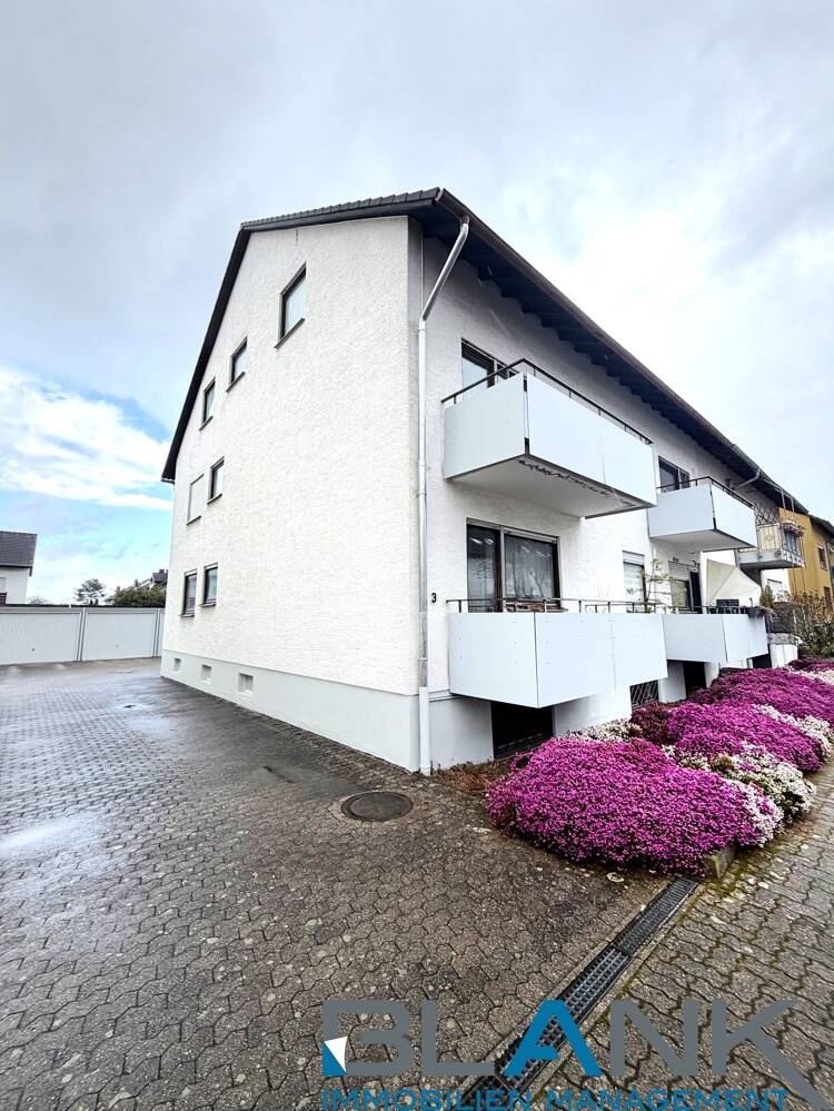 Wertbeständig investieren 7-Familienhaus mit gepflegter Struktur und sicherer Mietrendite! – Karlsruhe – Bild 1 von 9