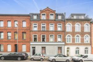 Attraktives Mehrfamilienhaus mit 4 Wohneinheiten, Garage und Lagerhalle in Haaren