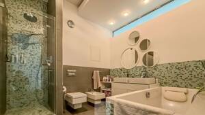 Penthouse-Maisonette in Mainlage: 253 m², Gaggenau-Küche, Jacuzzi, Sauna & Doppelparker – 60594 Frankfurt am Main – Vorschaubild 7