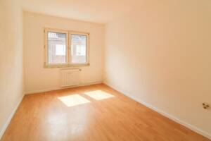 Charmante 2-Zimmer-Wohnung mit Entwicklungspotenzial – 45127 Essen – Vorschaubild 2