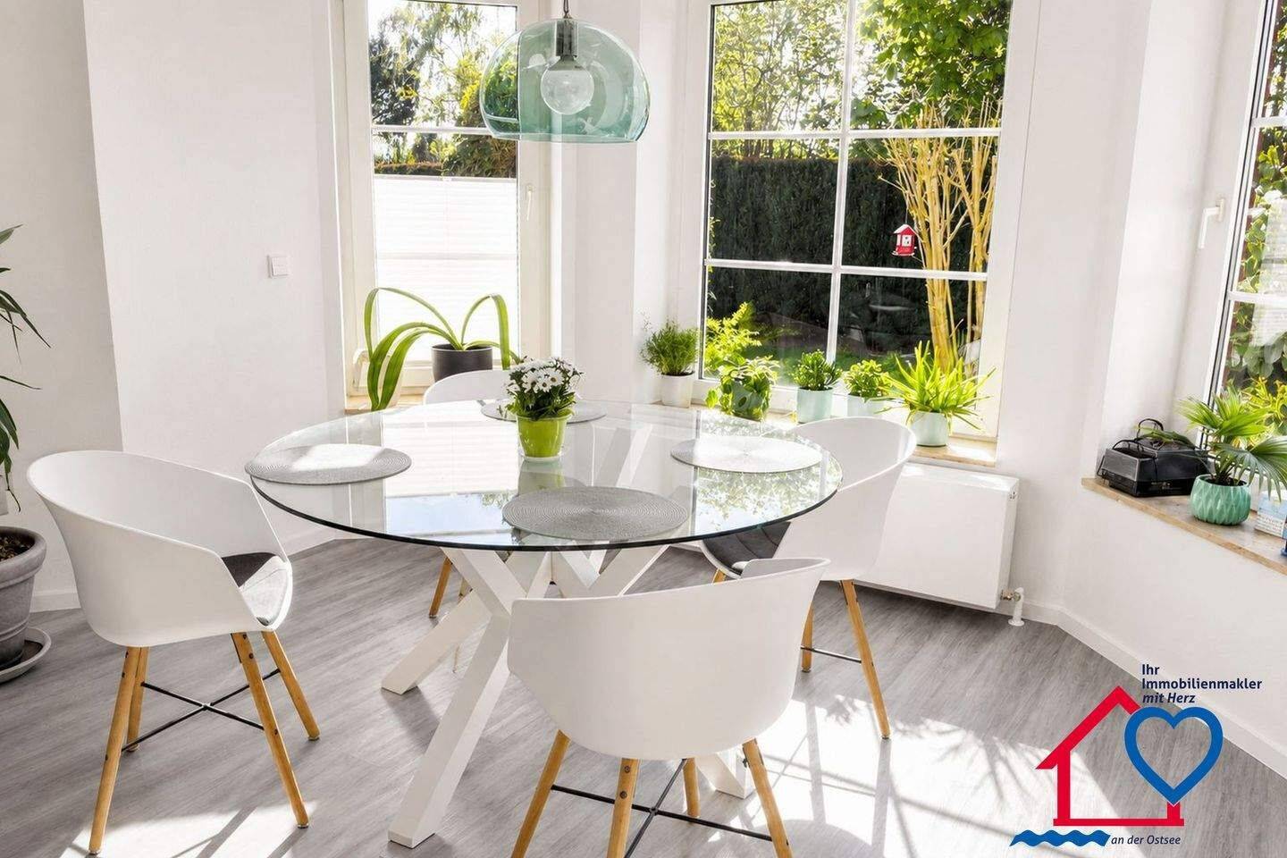 Viel Platz in Ostseenähe: Haus mit Pool, PV, Keller, Balkon, Terrasse & Doppelcarport – Schwartbuck – Vorschaubild 6