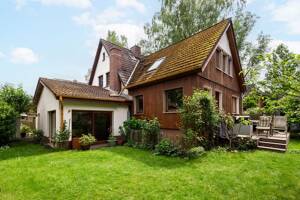 Einzigartiges Wohnglück an der Grenze zu Bahrenfeld - Zuhause mit Gästehaus und Gartenidylle