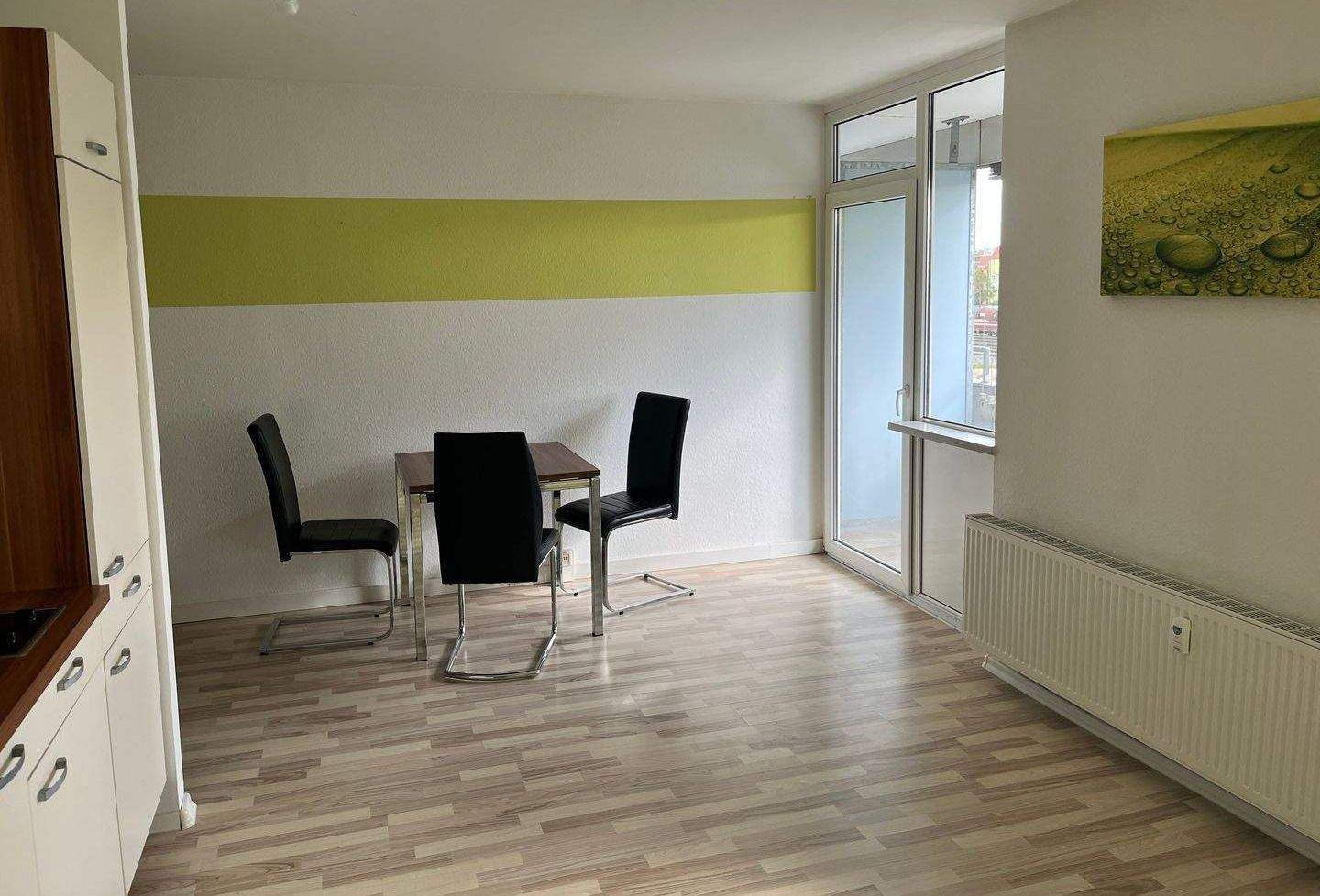 Einfach einziehen! Möbliertes 1 Zimmer-Appartement mit Balkon im 3. OG - Außen- oder TG-Stellplatz optional – Fürth – Vorschaubild 3