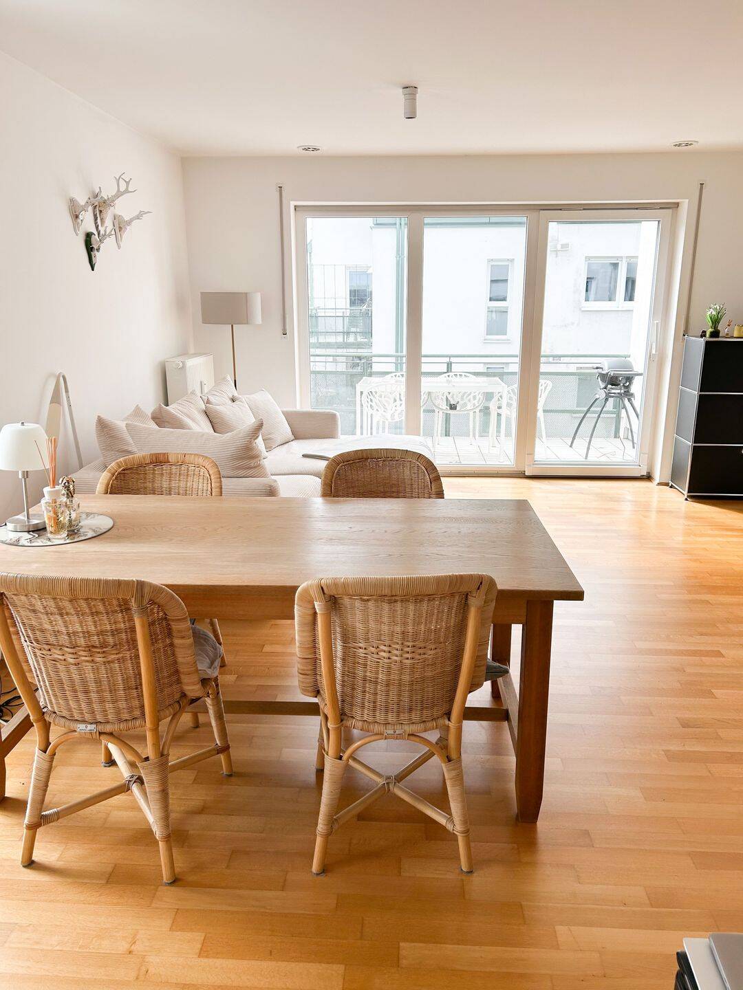 Stilvolle 2-Zimmer-Wohnung mit sonnigem Balkon, bezugsfrei ab 01.08.2026! – Regensburg – Vorschaubild 8