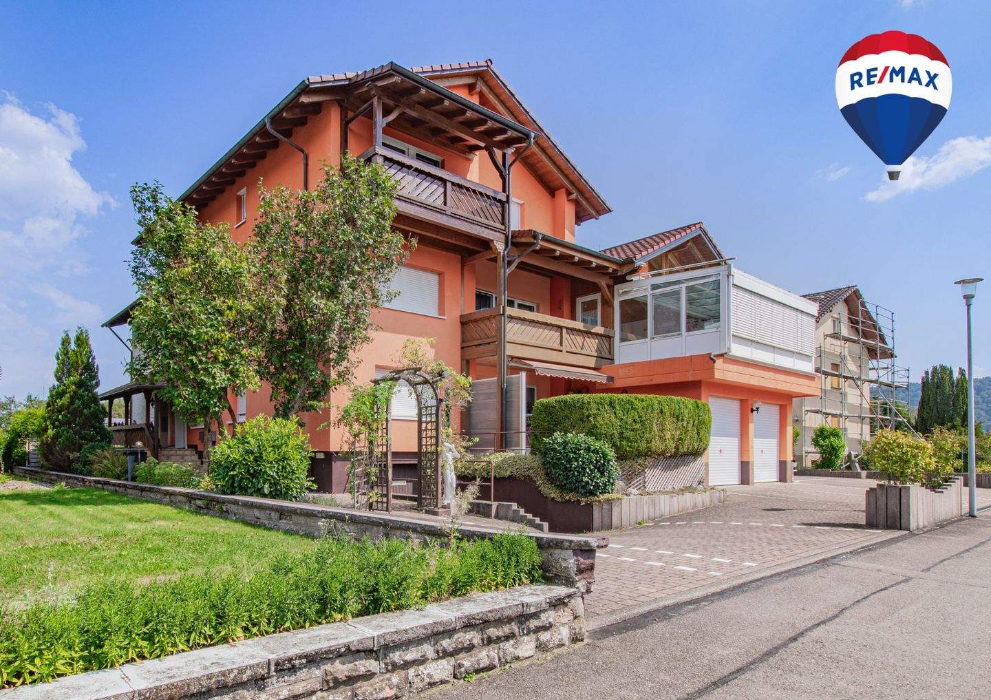 Mehrfamilienhaus mit 5 Eigentumswohnungen für Kapitalanleger in Hohentengen a. H. – Hohentengen am Hochrhein – Bild 1 von 9