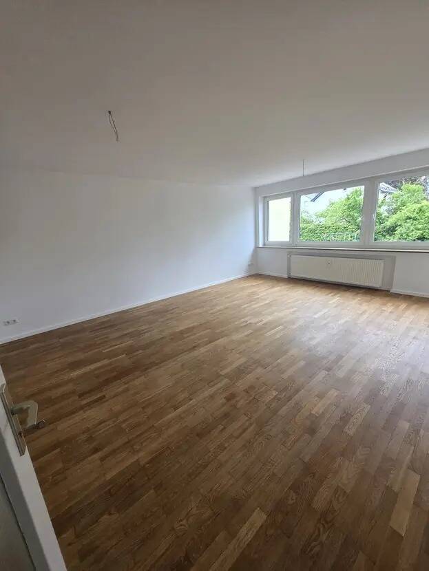 Großzügige 3-Zimmer-Wohnung, 2 Balkonen und Stellplatz