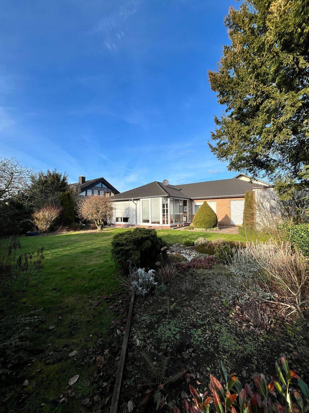 140 m² Bungalow mit Wintergarten in ruhiger Lage zu vermieten – Paderborn – Vorschaubild 2