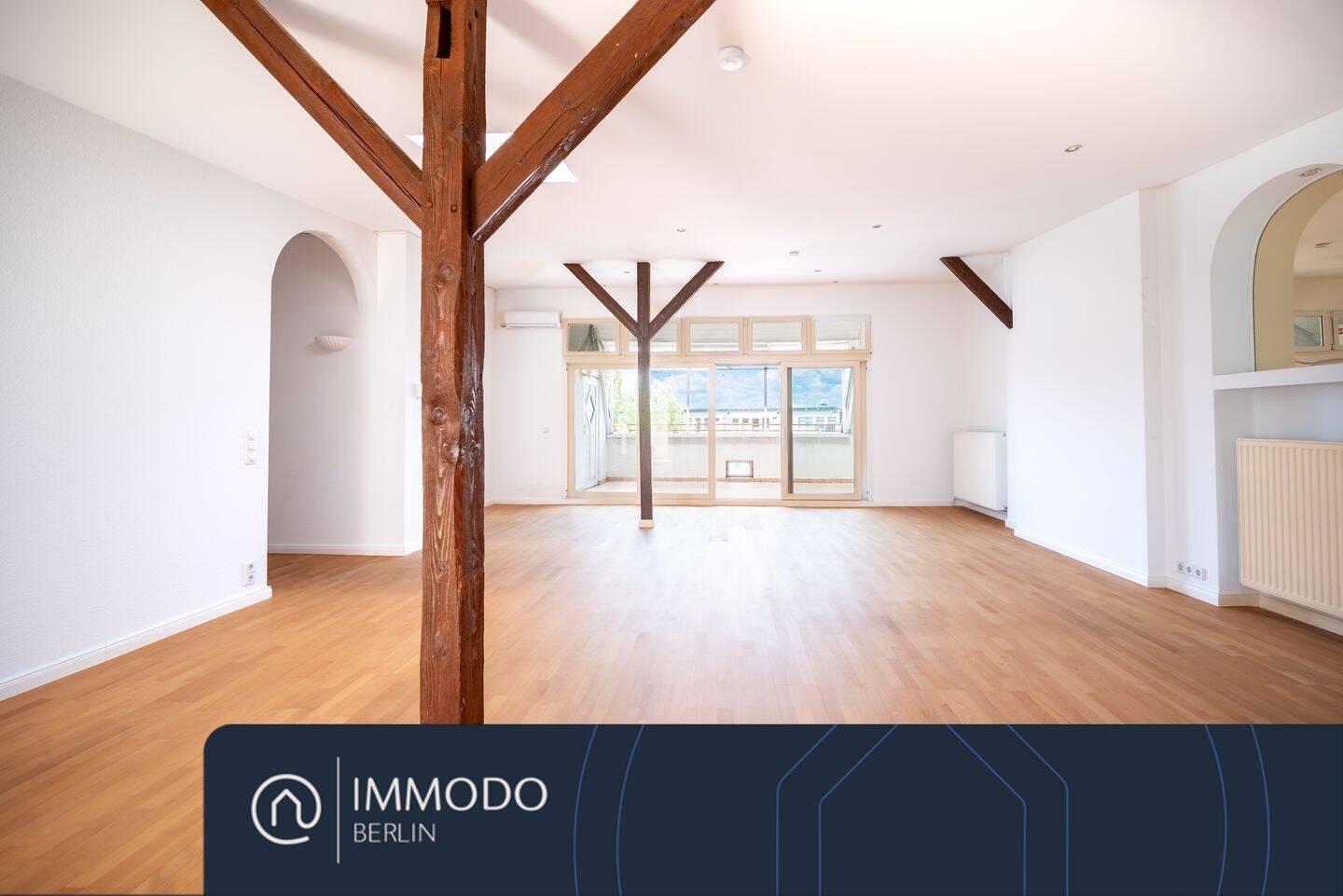 ? Lichtdurchflutetes Penthouse am Tegeler See - 3-Zi-Whg mit 3 Balkonen, EBK & Whirlpoolwanne