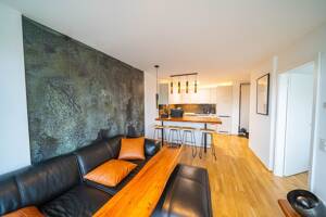 Stilvolle 2-Zimmer-Wohnung mit hochwertiger Einbauküche und Balkon – 93051 Regensburg – Vorschaubild 2