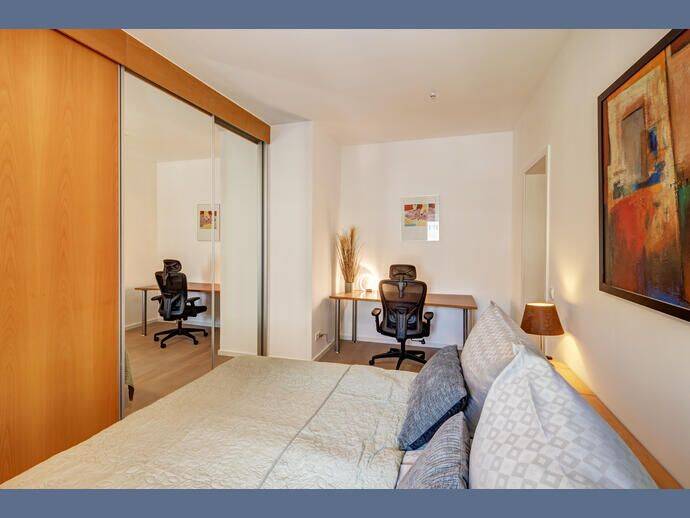 Möbliert: Großzügige 2-Zimmer Wohnung in ruhiger Innenhoflage – München – Vorschaubild 5