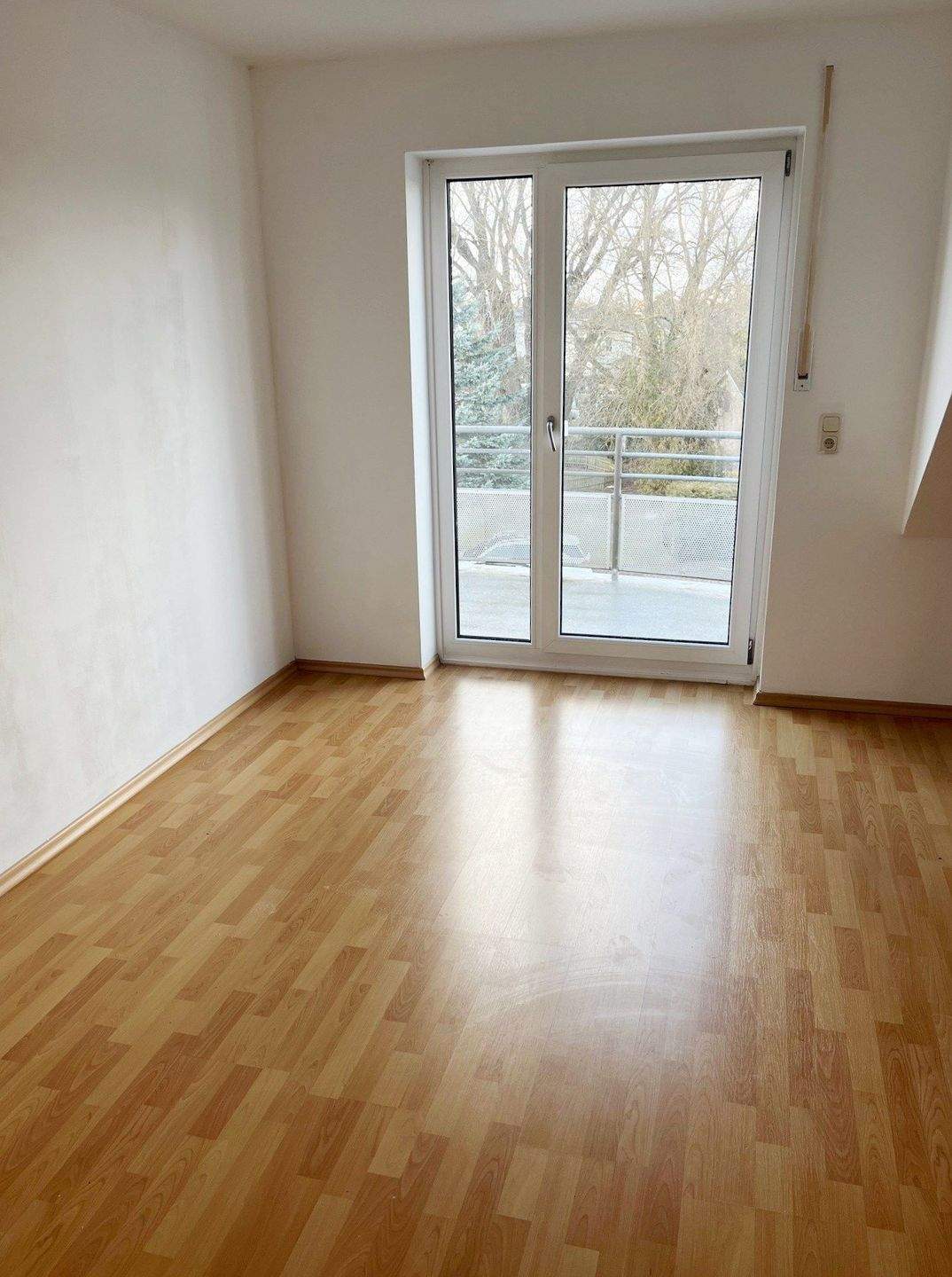 Bezugsfreies Dachgeschoss mit 2 Balkonen, EBK und attraktivem Grundriss – Berlin – Vorschaubild 7