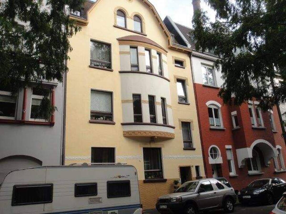 Charmante, gemütliche 2,5-Zimmer-Altbau-DG-Wohnung in Rheinnähe für junge Leute – 47119 Duisburg – Bild 1 von 9