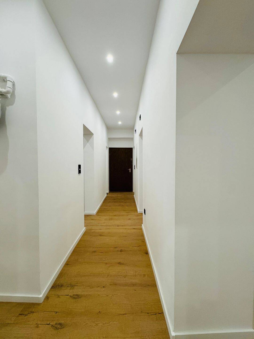 Stilvolle Altbauwohnung mit Balkon und eigenem Hof – Wohnen mit Charme und Charakter in Nürnberg – Nürnberg – Vorschaubild 2