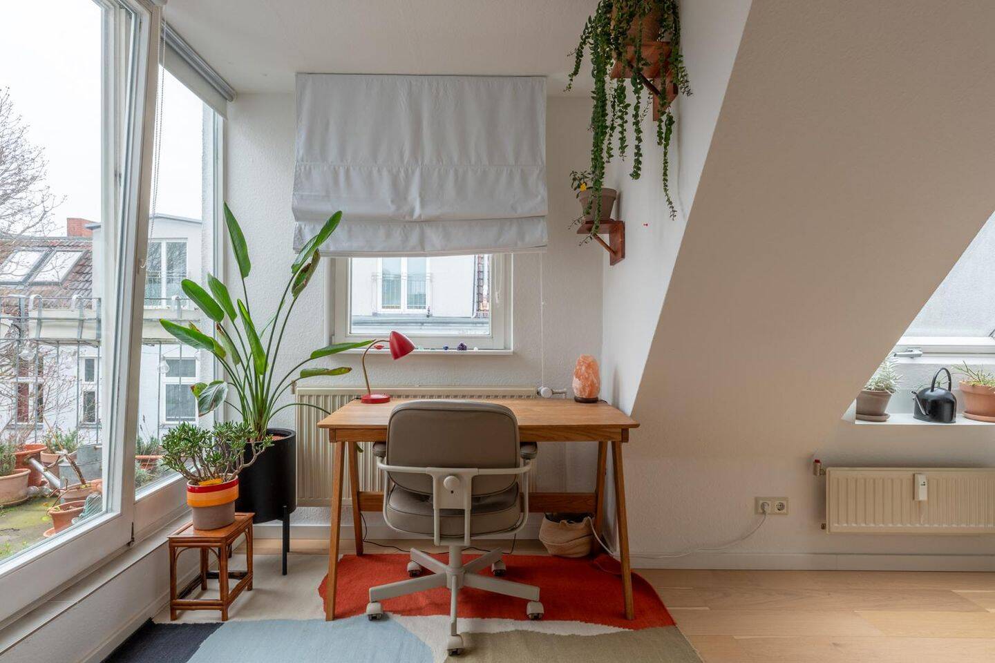 Sonniges Refugium mit Terrasse im beliebten Richardkiez – Berlin – Vorschaubild 3