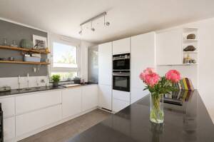 Lichtdurchflutetes Reihenhaus an der Nidda mit Garten und Pool – 60437 Frankfurt am Main – Vorschaubild 4