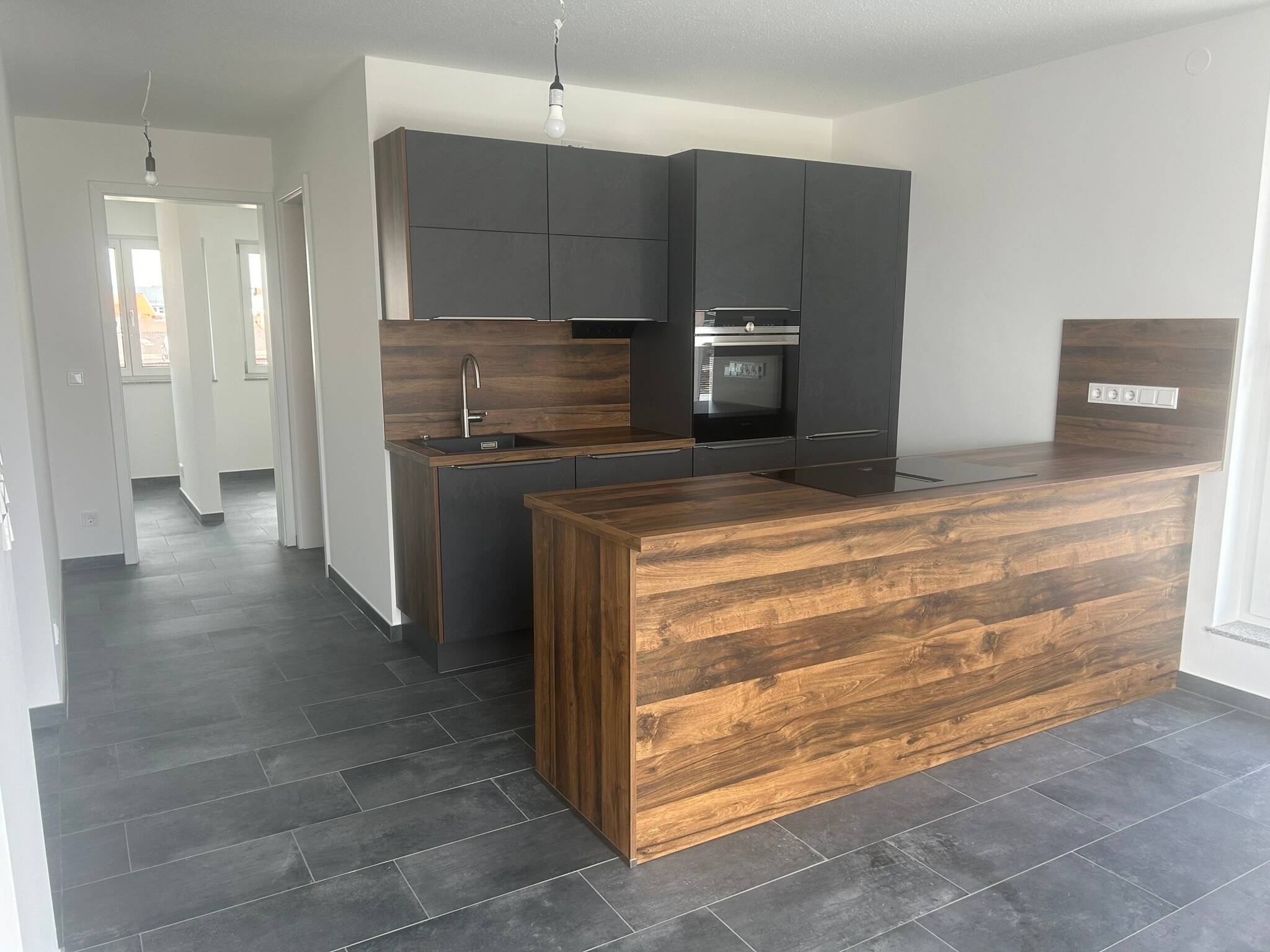 Neubau 2-Zimmer-Wohnung mit gehobener Innenausstattung mit EBK – Nürnberg – Vorschaubild 2