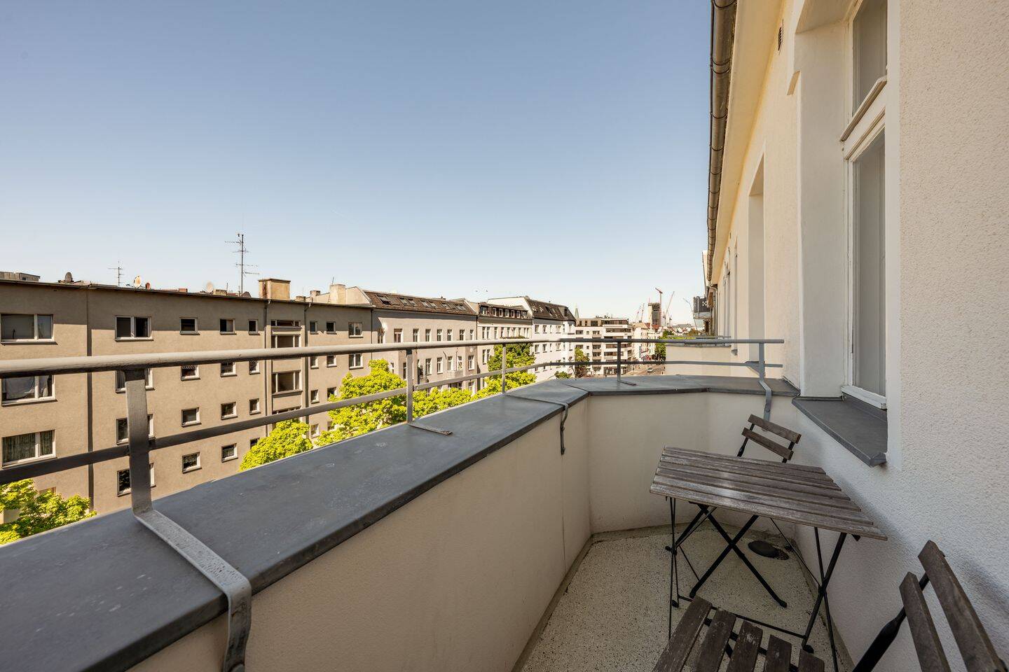 Voll möbliertes City-Apartment in modernisiertem Altbau - 4. OG mit Balkon & Fahrstuhl – Berlin – Vorschaubild 8