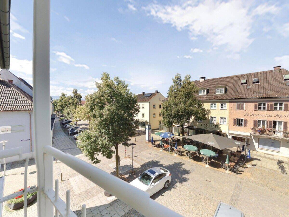 Frisch sanierte 2-Zimmer-Wohnung mit Balkon in zentraler Lage von Freilassing