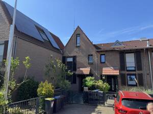 Ideales Familienhaus in ruhiger Wohnlage mit großem Platzangebot, Garage und Carport