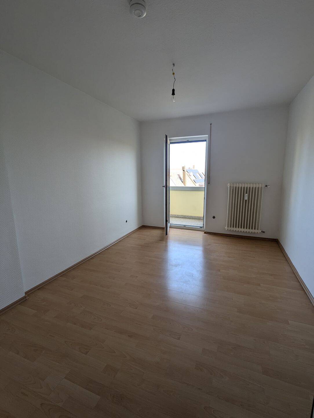 Modernisiertes Wohnglück: Helle 3-Zi.-Wohnung mit 2 Balkonen, EBK & Aufzug in Schoppershof – Nürnberg – Vorschaubild 6