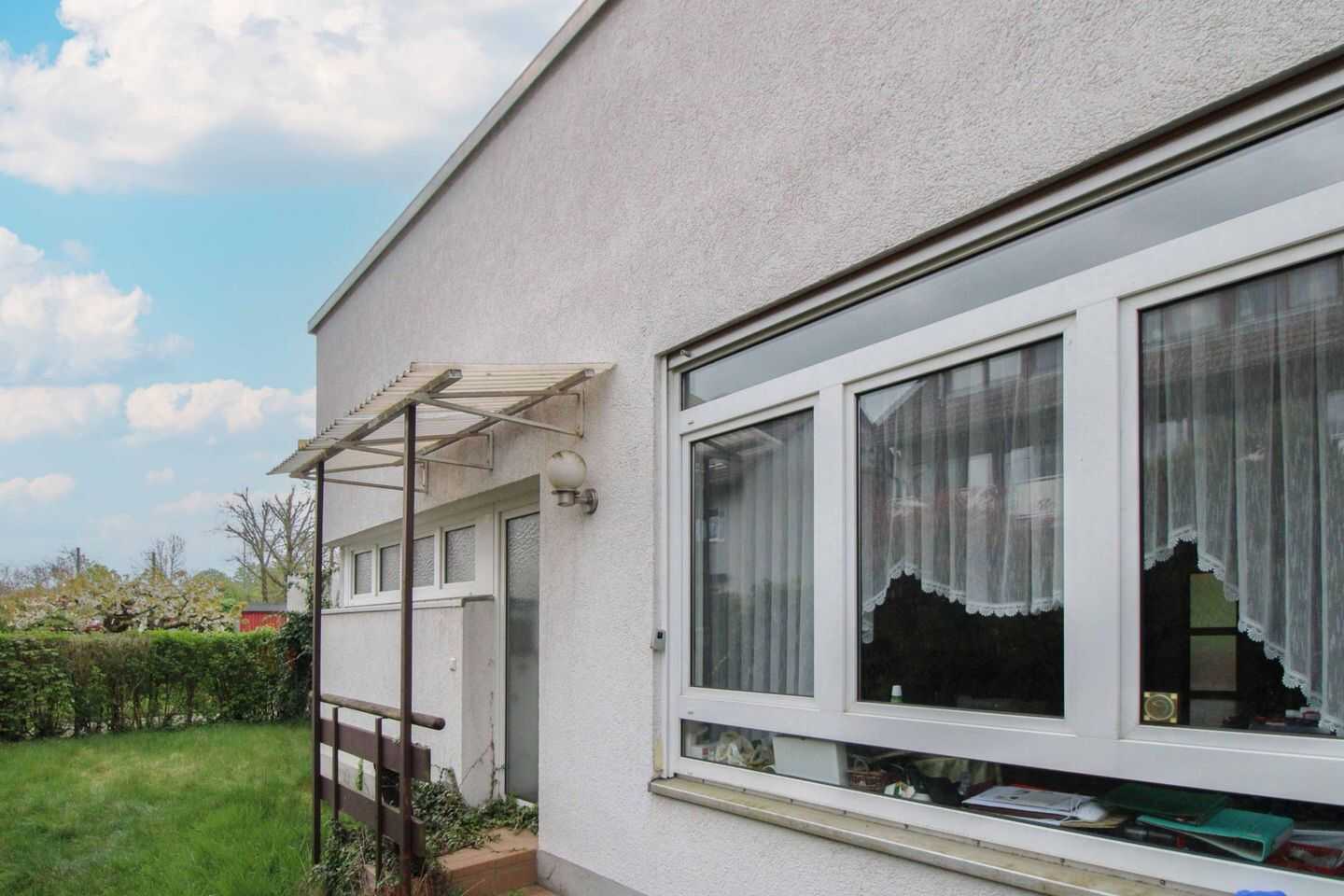 Freistehendes Einfamilienhaus mit Doppelgarage – Karlsruhe – Vorschaubild 6