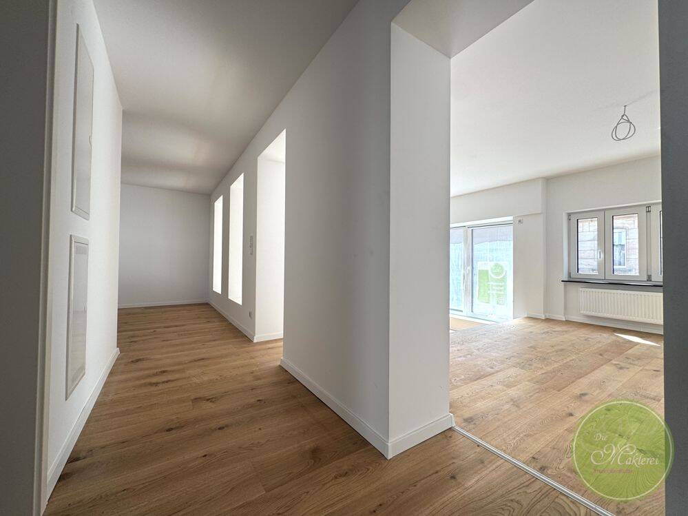 * DIE Maisonette-Wohnung * frisch saniert * ü. 130 qm * 4 Zi.* Balkon + Terrasse + Garten * Fürth *