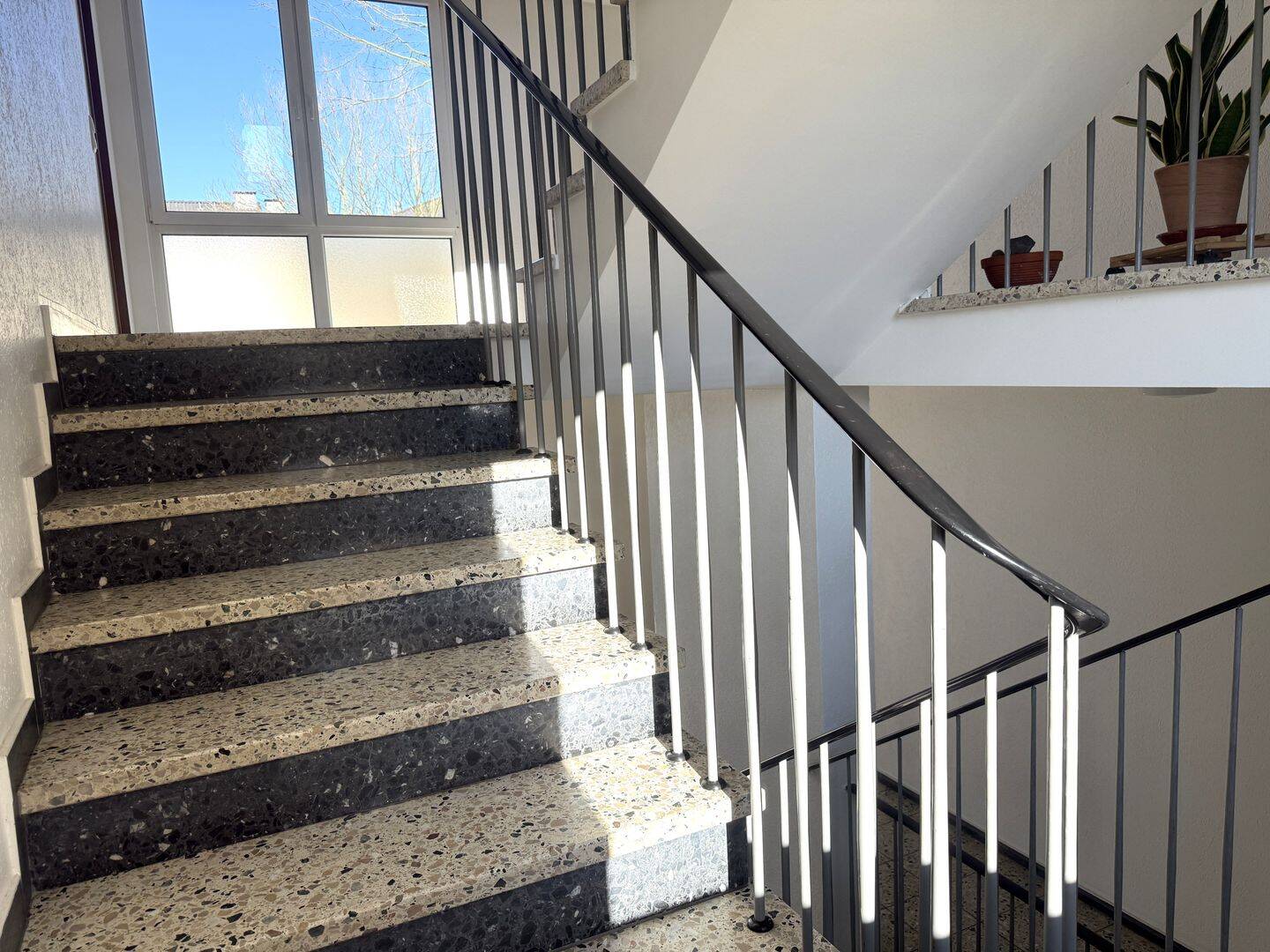 3-Zimmer-Wohnung II Nähe S-Bahn II Süd-Loggia II TG-Stellplatz II ab Sofort Bezugsfrei – Frechen – Vorschaubild 4