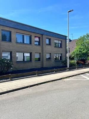 3- bis 4-Zimmerwohnung mit großem Balkon und Blick ins Grüne, Garage, Parkettböden und weißen Bädern – 45481 Mülheim an der Ruhr – Vorschaubild 9
