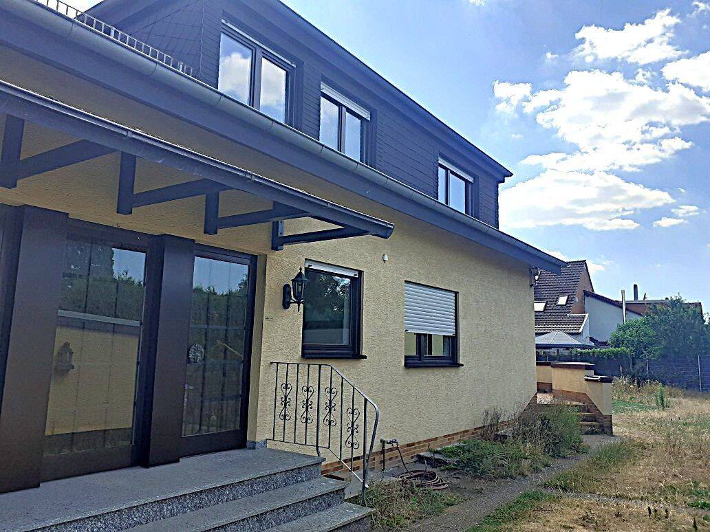 Haushälfte mit Terrasse, Garten und Garage – Mannheim – Vorschaubild 2