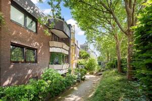 Kapitalanlage mit Qualität - Modernisierte Dachgeschosswohnung mit Kamin und West-Dachterrasse – 22175 Hamburg – Vorschaubild 8