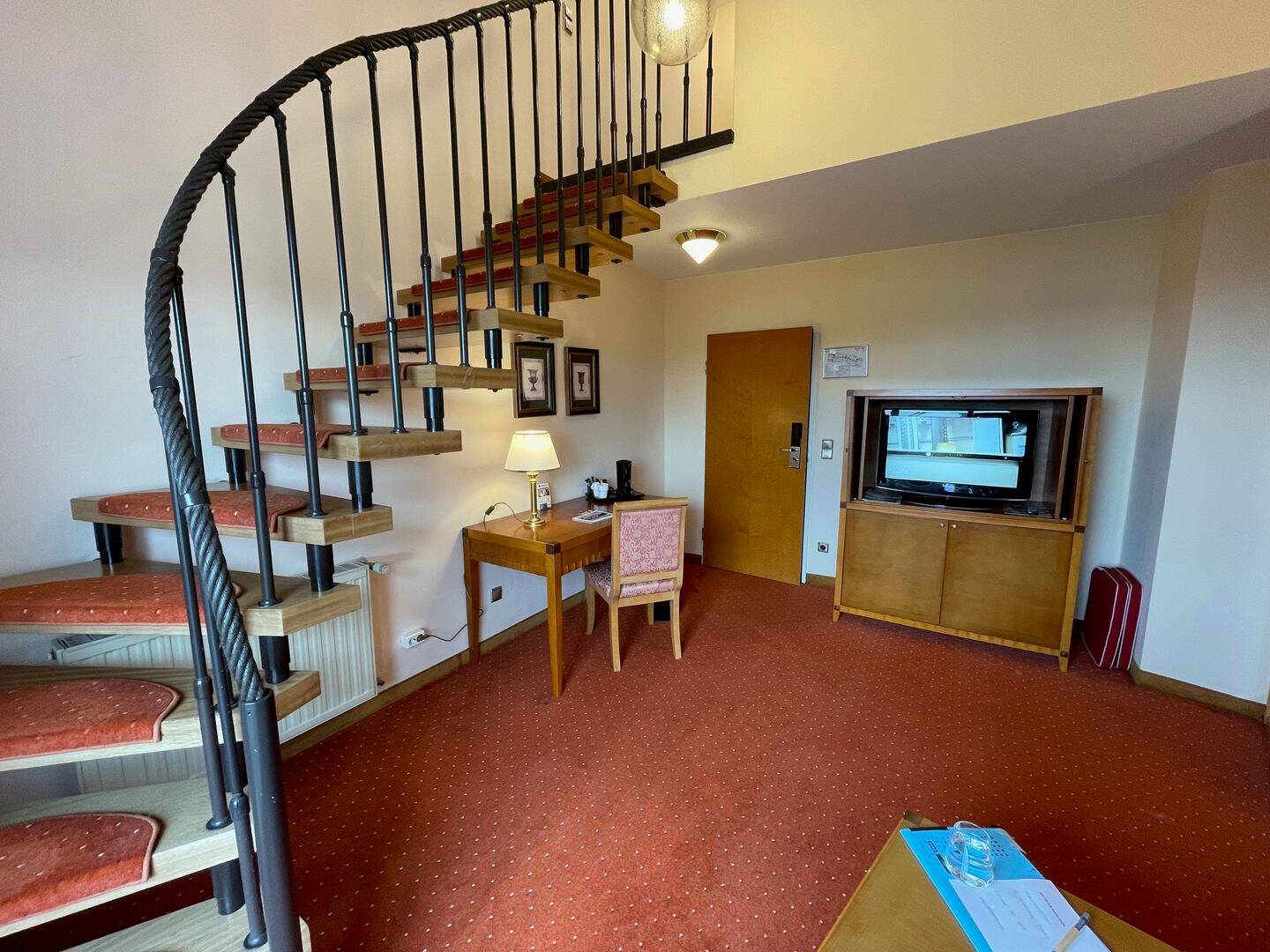 Kapitalanlage (keine Selbstnutzung!) in Saarbrücken: Maisonette-Apartment mit TG-Stellplatz als Teil eines 4*-Hotels – Saarbrücken – Vorschaubild 5
