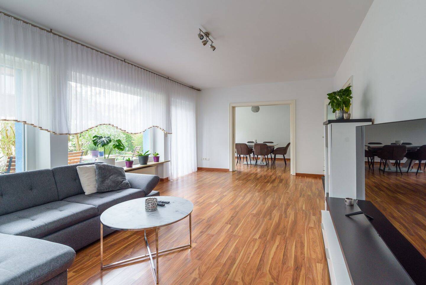 Freundliche und helle 3-Zimmer-Wohnung mit gehobener Ausstattung und Terrasse in Nürnberg/Boxdorf – Nürnberg – Vorschaubild 3