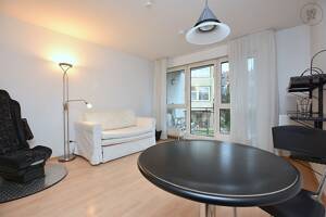 Klassisch möbliertes Apartment mit Tiefgarage und Internet in Stuttgart Feuerbach – 70469 Stuttgart – Vorschaubild 9