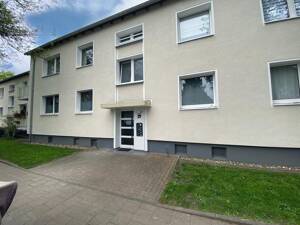 *PROVISIONSFREI !* Kapitalanlage in D- Hassels! Vermietete 3-Zimmer- Wohnung mit Balkon!